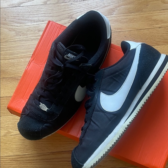 Nike Classic Black and White Sneakers mens size 13 Cortez - Picture 3 of 4